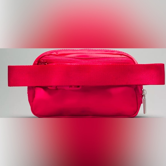 Everywhere Belt Bag 1L NWT Cherry Mist - Picture 3 of 6